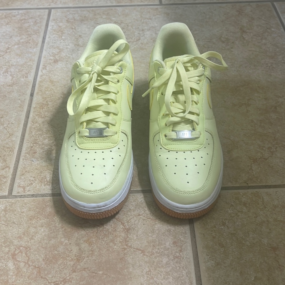 Nike Air Force 1 Low Premium Luminous Green